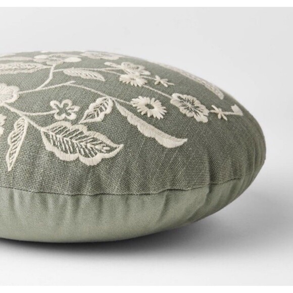 Threshold Studio McGee 14” Round Pillow Embroidered Floral – NEW - Picture 2 of 4